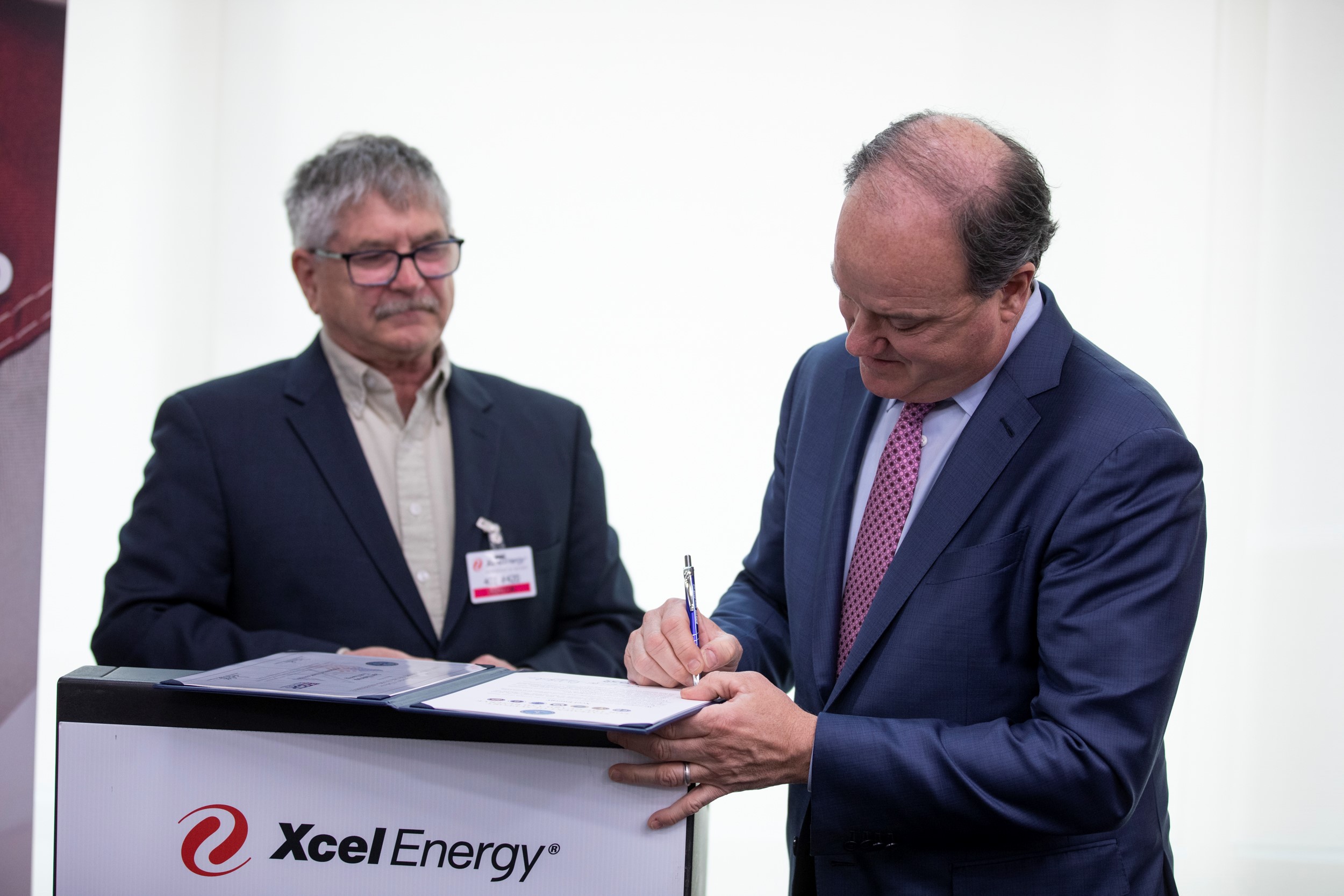Xcel Energy signs statement of support for National Guard and Reserve